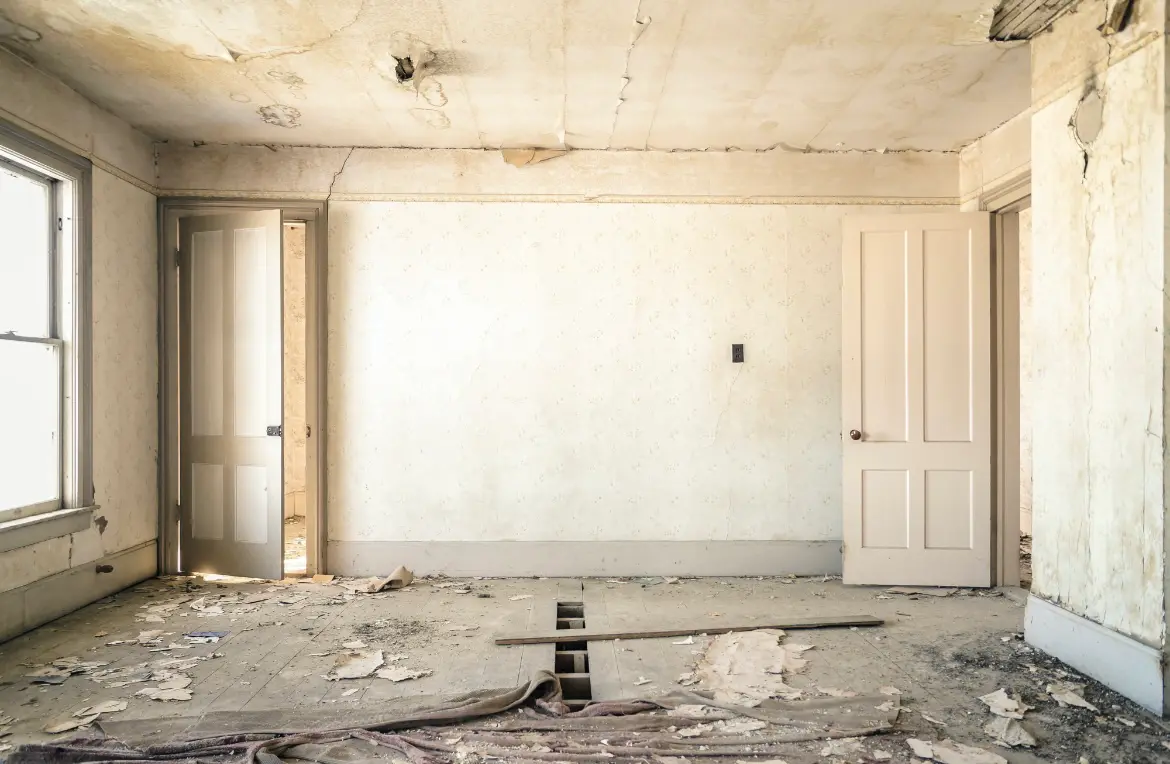 Waste disposal crew managing a cleanout project in Gardiner